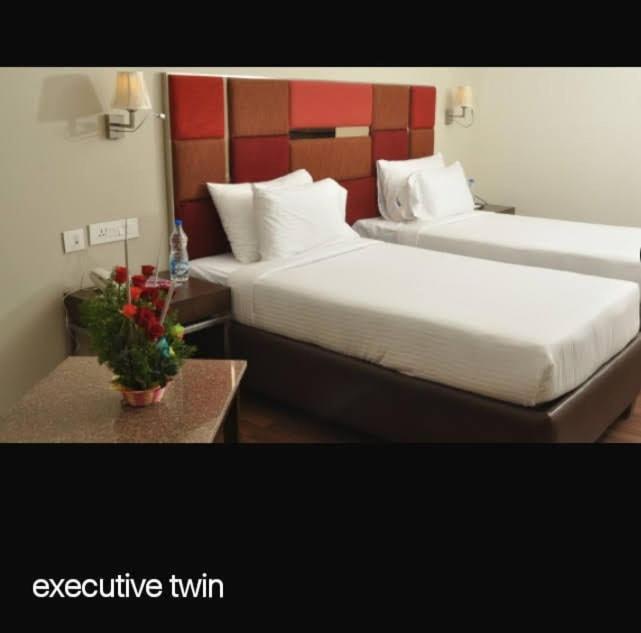 Hotel-S-Park Khammam Bagian luar foto