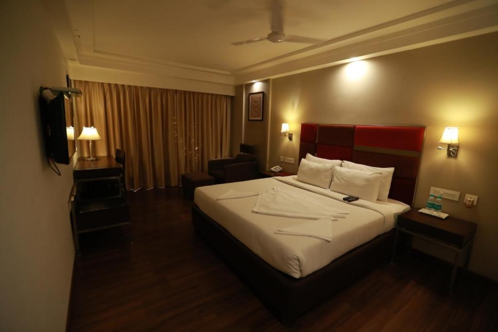 Hotel-S-Park Khammam Bagian luar foto
